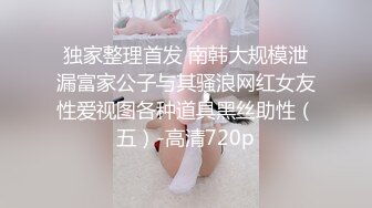 一王两后，帝王般享受！难得一见OF无敌巨乳大奶牛【hhh1231】最新啪啪长视频，肏一个手还玩一个，双波霸玩到虚脱 (5)