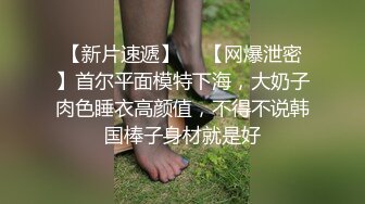   熟女的3P全程露脸情趣诱惑伺候两个年轻小哥，两个鸡巴一起舔深喉交真鸡巴骚