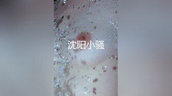  女同姐妹花，女人骚起来真没男人啥事了，吃奶舔逼道具玩弄啥都会