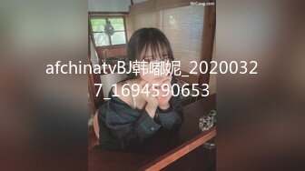 【新速片遞】位女厕全景偷拍牛仔裤少妇的多毛小黑鲍