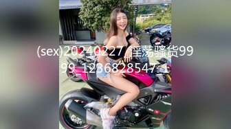 写字楼女厕白制服裸高跟微胖靓女 肥美的肉片和窄小洞口看着馋人