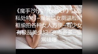 ❤️家庭摄像头破解真实偸拍，知识分子夫妻家中一起看A片助兴，来感觉后互摸客厅打一炮回床上继续干，性福啊