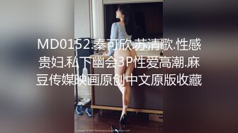 清纯小妹露脸让两个渣男小哥玩弄，乖巧听话听狼友指挥，掰开粉嫩的骚穴给狼友看，大鸡巴直接插