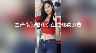 阳光灿烂的女孩为男友吹