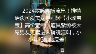 哺乳期的大奶子风骚御姐露脸性瘾上来了挡不住，给大哥深喉大鸡巴，直接站着爆草大奶子直晃眼，还有奶水在流