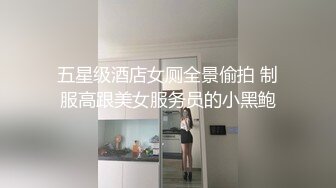 很听话的00后骚母狗，叫干嘛就干嘛。男：骚逼，哇好多水，含进去！