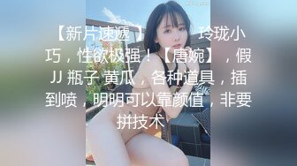 马尾少妇两男一女激情啪啪，跪着口交舔弄前后一起抽插猛操呻吟娇喘